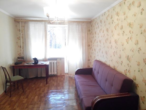 Rent an apartment in Cherkasy on the lane Hromova 30 per 4000 uah. 