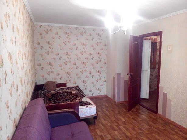 Rent an apartment in Cherkasy on the lane Hromova 30 per 4000 uah. 