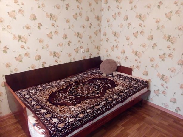 Rent an apartment in Cherkasy on the lane Hromova 30 per 4000 uah. 