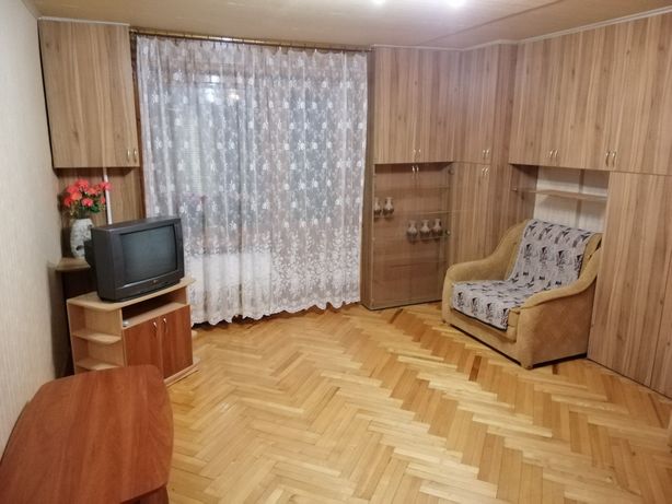Rent an apartment in Dnipro on the St. Kalynova per 6000 uah. 