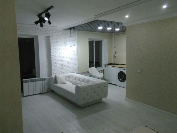 Rent daily an apartment in Kyiv on the St. Pervomaiskoho Leonida 11 per 799 uah. 