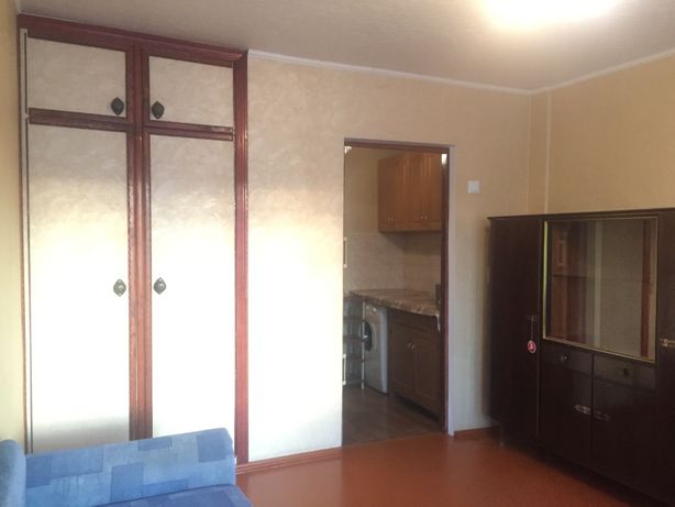 Rent an apartment in Mariupol on the Avenue Metalurhiv per 2500 uah. 