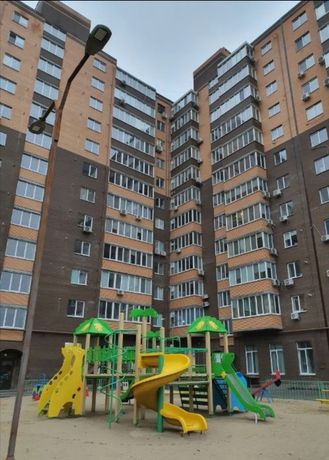Зняти подобово квартиру в Дніпрі в Соборному районі за 999 грн. 