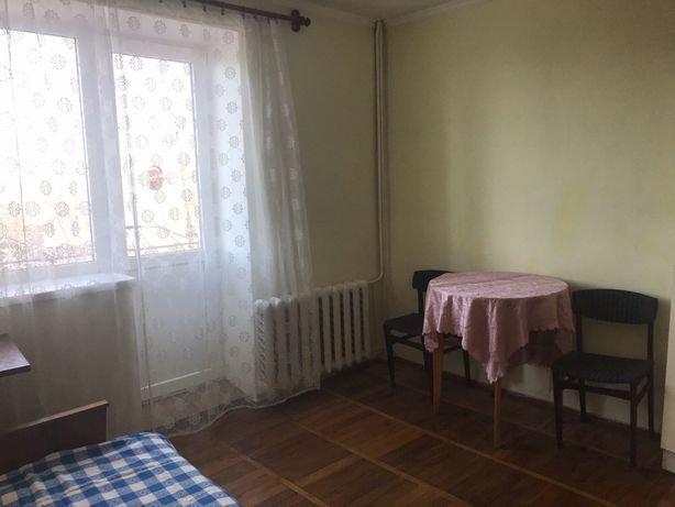 Rent an apartment in Lutsk per 3000 uah. 