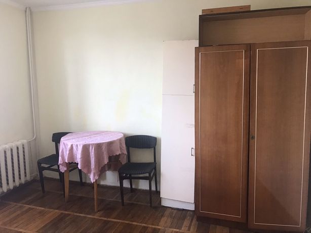 Rent an apartment in Lutsk per 3000 uah. 