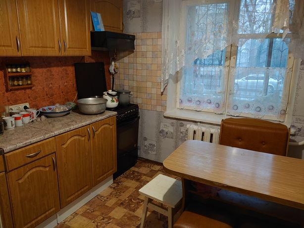 Зняти квартиру в Києві на вул. Хохлових Сім’ї 3 за 10500 грн. 