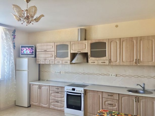 Rent an apartment in Odesa on the St. Breusa 63/1 per 7500 uah. 