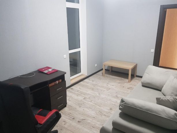 Rent an apartment in Kyiv on the Slavy square per 13000 uah. 