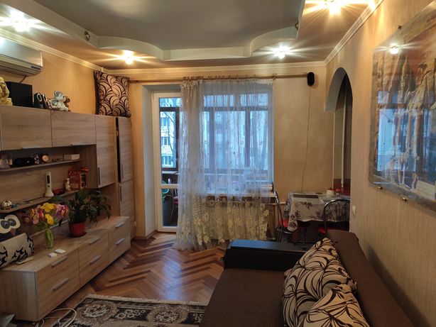 Rent an apartment in Kyiv near Metro Demievskaya per 9000 uah. 