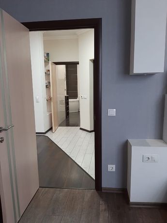 Rent an apartment in Kyiv on the St. Zatyshna 3а per 1400 uah. 