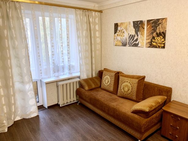 Rent an apartment in Kyiv on the St. Arkhypenka Oleksandra 19г per 12000 uah. 