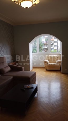 Rent an apartment in Kyiv on the St. Zhylianska 54 per $800 