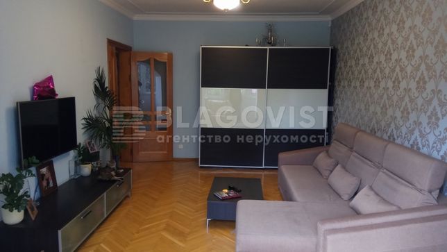 Rent an apartment in Kyiv on the St. Zhylianska 54 per $800 