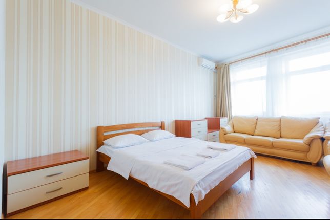 Rent an apartment in Kyiv on the St. Yevhena Konovaltsia 36Б per 15000 uah. 