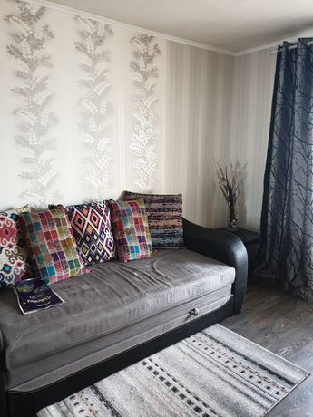 Rent an apartment in Kyiv near Metro Vyrlitsa per 8000 uah. 