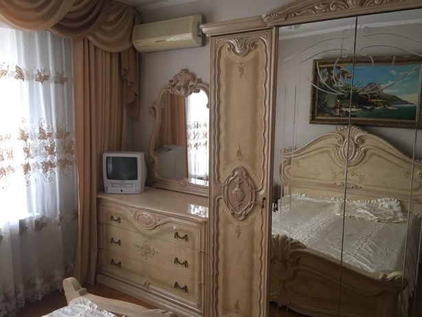 Rent an apartment in Kyiv on the St. Lavrukhina Mykoly 11 per 12000 uah. 