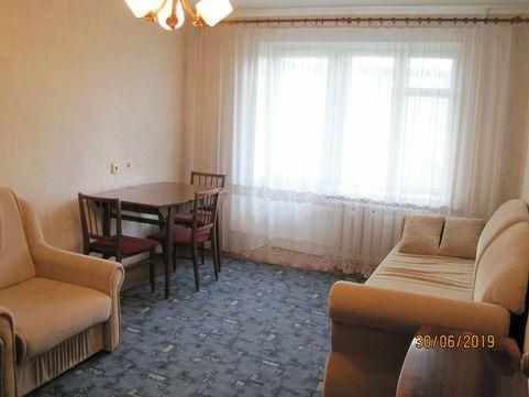 Rent an apartment in Dnipro on the St. Abkhazka per 5500 uah. 