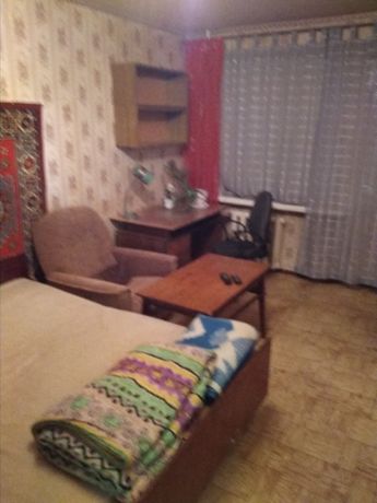 Rent an apartment in Dnipro on the Avenue Bohdana Khmelnytskoho per 3000 uah. 