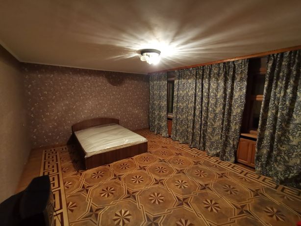 Rent a room in Kyiv on the St. Draizera Teodora 38 per 4500 uah. 