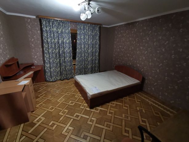 Rent a room in Kyiv on the St. Draizera Teodora 38 per 4500 uah. 