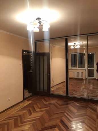 Rent an apartment in Rivne on the St. Danyla Halytskoho per 5000 uah. 