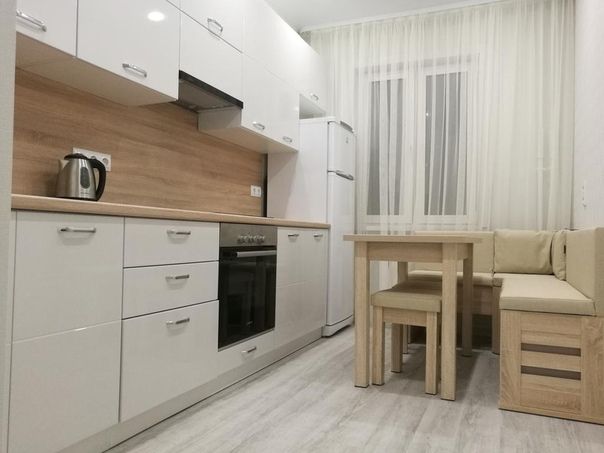 Rent an apartment in Dnipro on the Avenue Dmytra Yavornytskoho 96 per 4000 uah. 