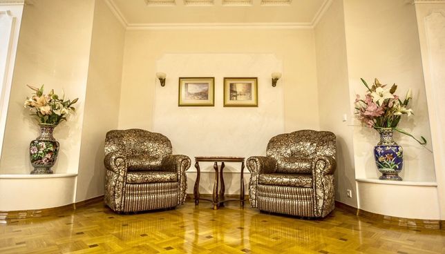 Rent an apartment in Kyiv near Metro Pecherska per $2000 