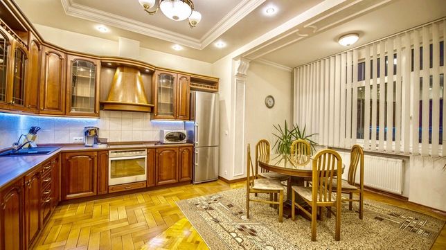 Rent an apartment in Kyiv near Metro Pecherska per $2000 
