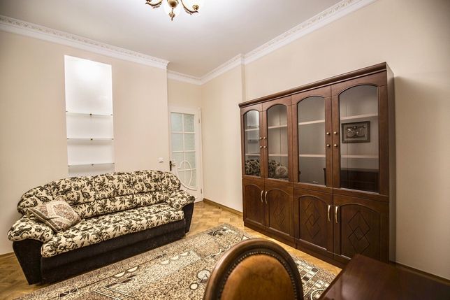 Зняти квартиру в Києві біля ст.м. Печерська за $2000 