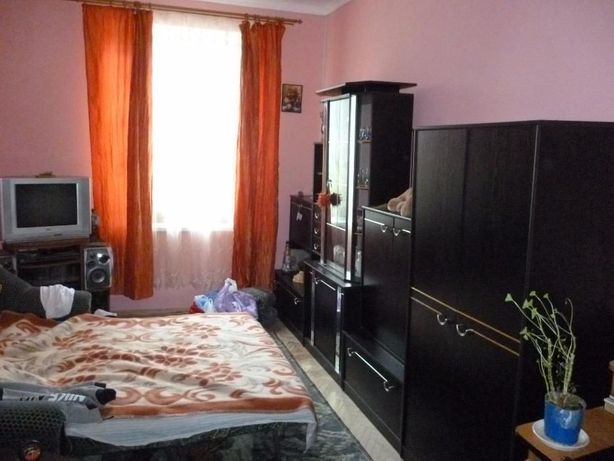 Rent a room in Lviv on the Rynok square per 5000 uah. 