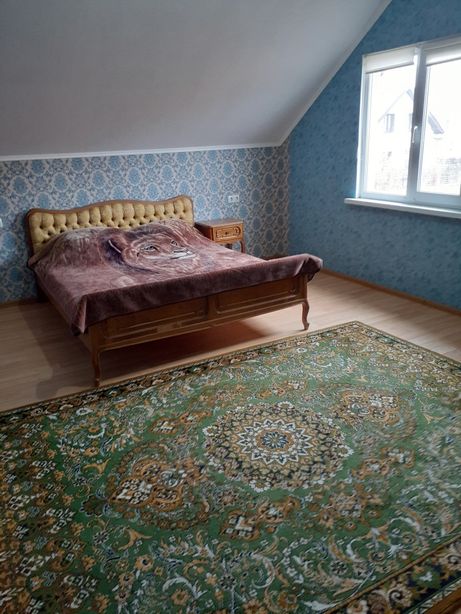 Rent a house in Kyiv in Darnytskyi district per 17000 uah. 