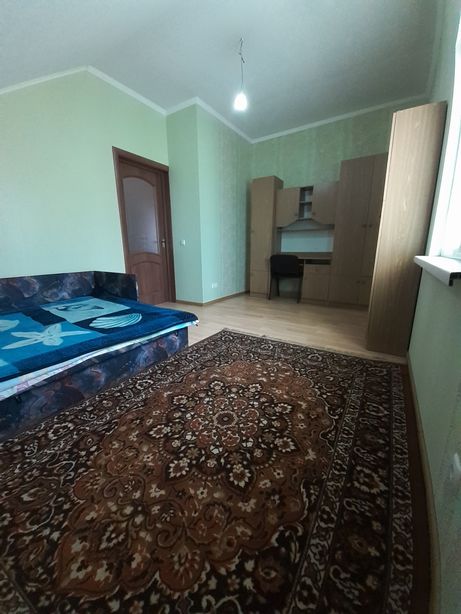 Снять дом в Киеве в Дарницком районе за 17000 грн. 