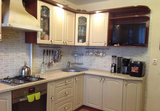 Rent an apartment in Chernivtsi on the St. Mitskevycha Adama per 4200 uah. 