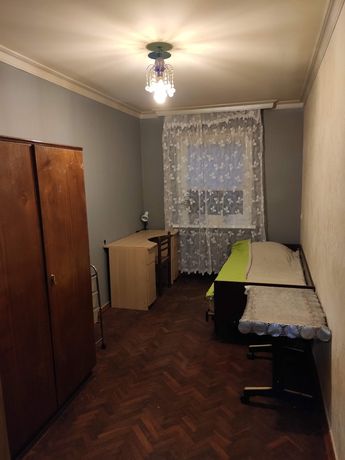 Rent a room in Kyiv near Metro Dorohozhichi per 3500 uah. 