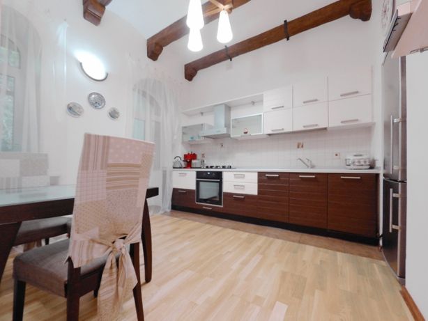 Rent an apartment in Kyiv on the St. Stanislavskoho 5/2 per 30000 uah. 