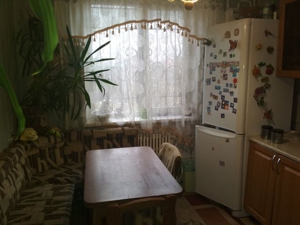 Rent an apartment in Chernivtsi on the lane 1-yi Khotynskyi per 4500 uah. 