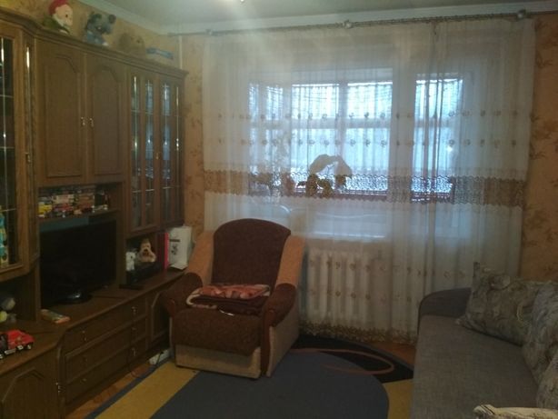 Rent an apartment in Chernivtsi on the lane 1-yi Khotynskyi per 4500 uah. 