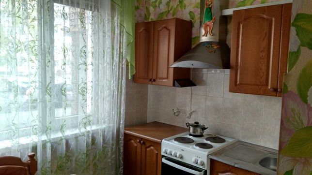 Rent an apartment in Kyiv on the St. Budivelnykiv (Troieshchyna) per 9000 uah. 