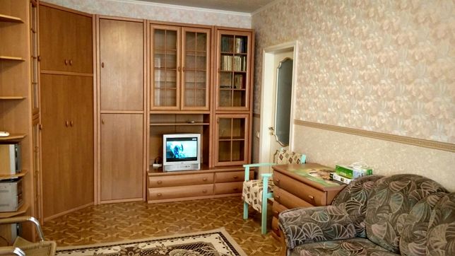 Rent an apartment in Kyiv on the St. Budivelnykiv (Troieshchyna) per 9000 uah. 