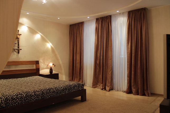 Rent daily an apartment in Kryvyi Rih on the St. Vitaliia Matusevycha per 550 uah. 