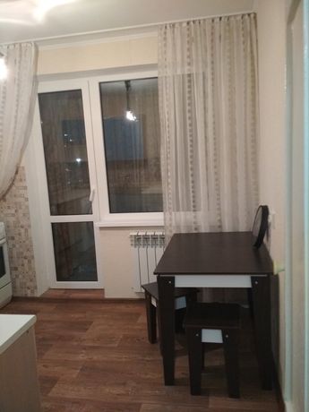 Rent an apartment in Kyiv on the Avenue Pravdy 72 per 9000 uah. 
