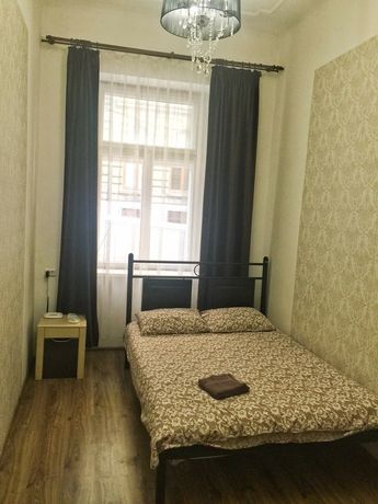 Rent daily an apartment in Lviv on the Staryi Rynok square per 450 uah. 