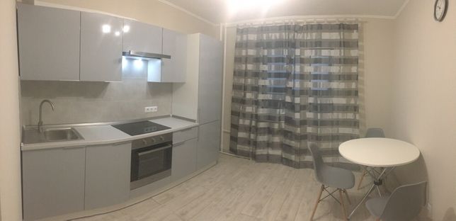 Rent an apartment in Kyiv on the St. Revutskoho 42б per 12000 uah. 