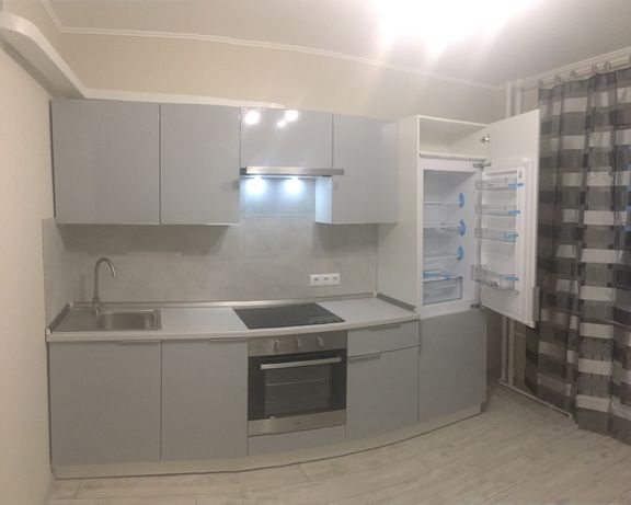 Rent an apartment in Kyiv on the St. Revutskoho 42б per 12000 uah. 