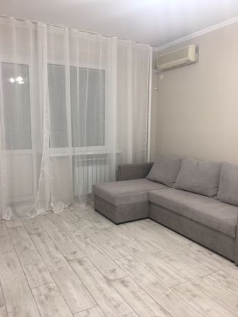 Rent an apartment in Kyiv on the St. Revutskoho 42б per 12000 uah. 