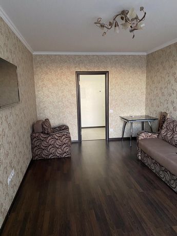 Rent an apartment in Kyiv on the St. Virmenska 500 per 12500 uah. 
