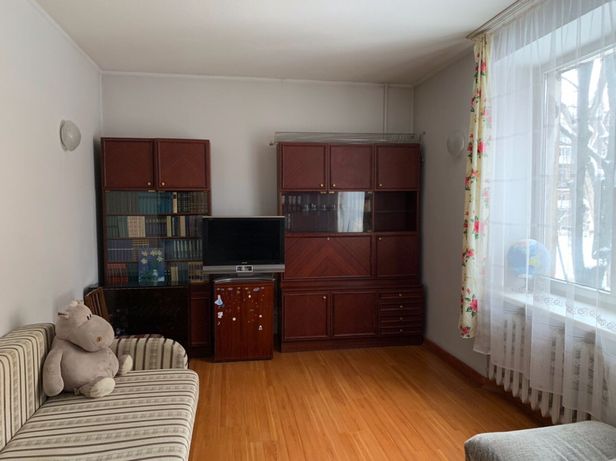 Rent an apartment in Dnipro on the St. Titova per 6000 uah. 