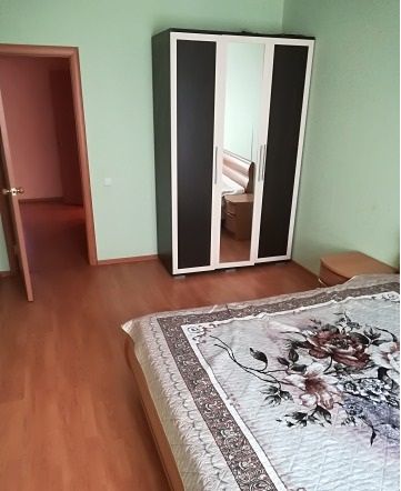 Rent an apartment in Dnipro on the Avenue Bohdana Khmelnytskoho per 5500 uah. 