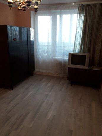 Rent an apartment in Kharkiv on the Avenue Heroiv Pratsi 1 per 5000 uah. 