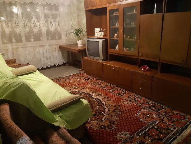 Rent an apartment in Kryvyi Rih on the microdistrict 4-i Zarichnyi per 3000 uah. 